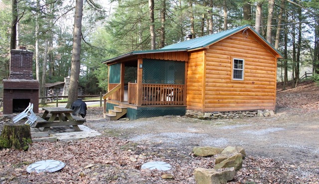 Quaint Couples Cabin ~ NO PETS in Clarington