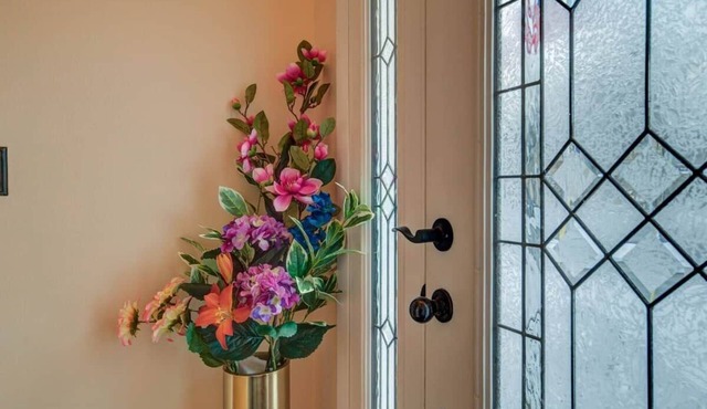 “Quiet Home Near Albany Airport”