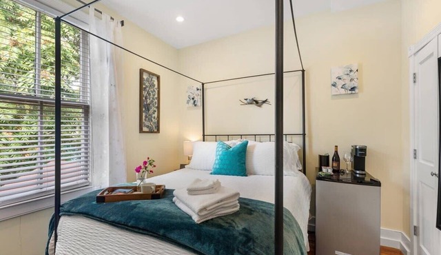 Quiet MINI Suite with new HEATED POOL