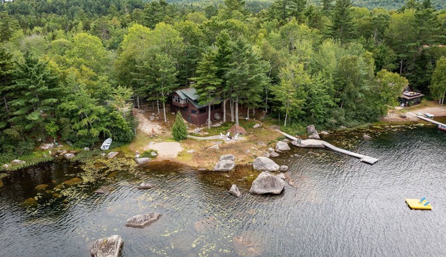 Quintessential Maine Lake House, 280Ft of Waterfront, near Acadia & Bar Harbor