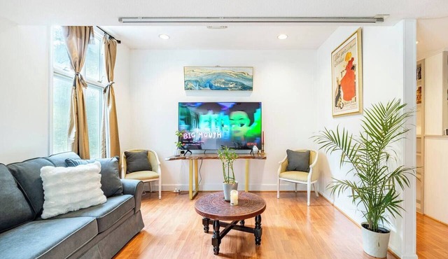 Relaxing apartment with kitchen in weston woods