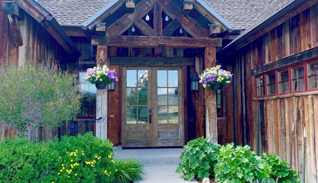 Riverfront Timber-framed Hunting Lodge; Ideal SW Montana location; Wi-Fi in Butte