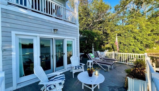 Romantic Waterfront Getaway with an optional MotorBoat