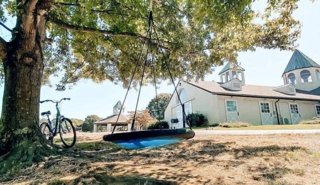 Rustic Horse Stall Suite with Private Bath & Country Breakfast near Old Hickory Lake