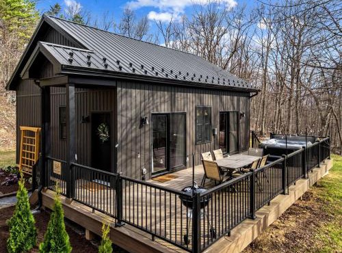 Rustic-Modern Cabin Escape with Hot Tub & Sauna in Great Cacapon, West Virginia