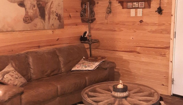 Rustic romantic lakefront cabin!