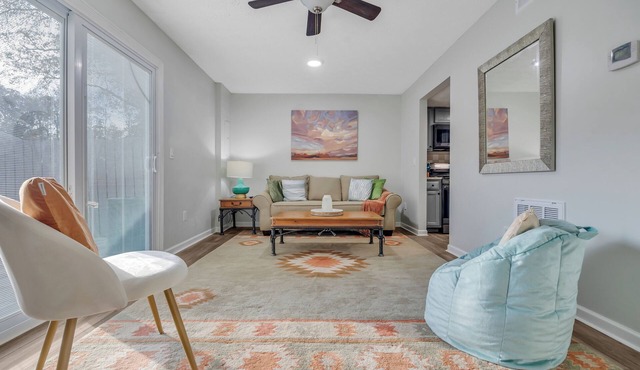 Sandy Springs Townhome Near River & Dining
