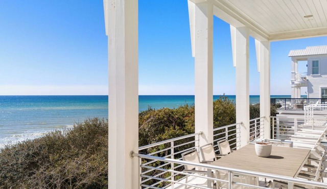 Sealah Huge Beachfront Home + Private Pool & Bikes