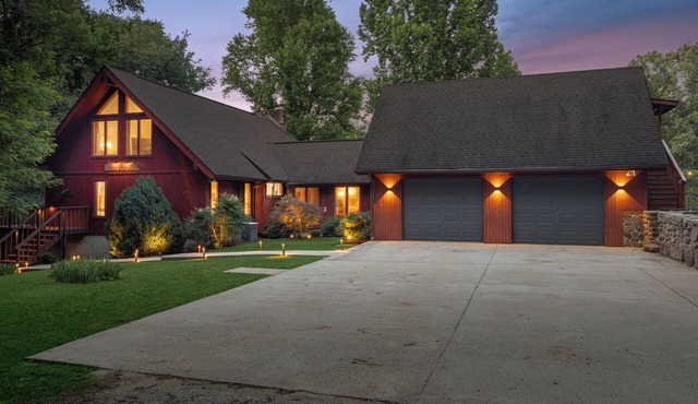 Secluded Arkansas Grand Canyon Lodge Pool + Hot Tub Sleeps 16+