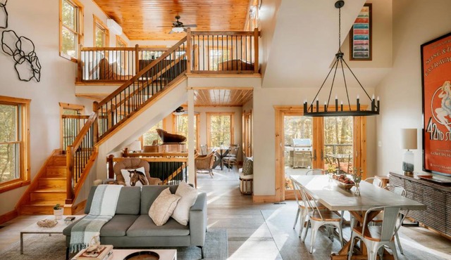 Secluded Catskills 3BR with Hot Tub & Roof Deck