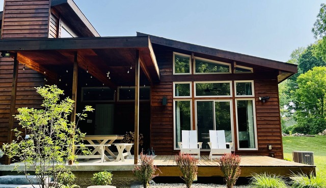 Secluded & Restful! Modern Cabin-close to South Haven, Fennville, Saugatuck! in Pullman
