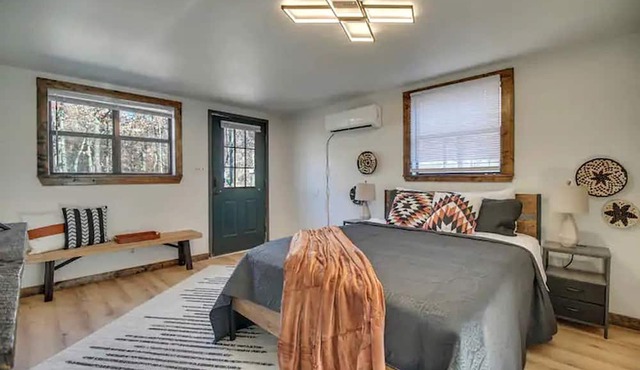 Serene Woodland Studio Retreat with Outdoor Amenities, Near Fishing, Hiking & Gentry, AR