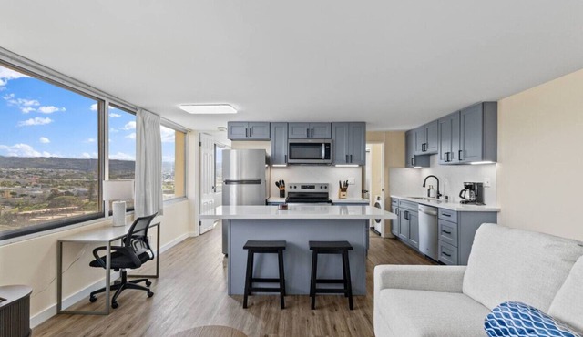 Skyline Access w/Pearl Views - W/D, Parking, A/C