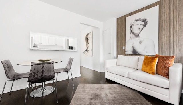 Sleek Studio Apartment on Upper East Side