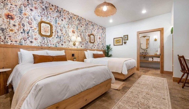 Sleeps 16 4 Private Ensuite Suites Luxury Boutique Lodge Jasper AR