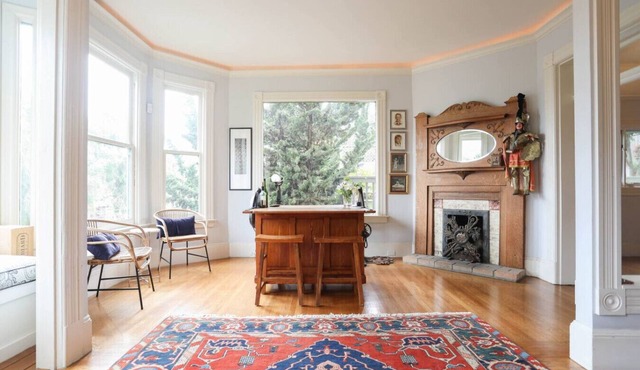 Spacious 3BR/2.5BA Glen Park home with patio
