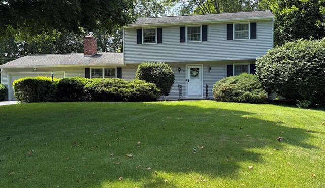 Spacious 4-bedroom house - Peaceful, comfortable, relaxing home.