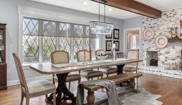 Spacious 5-bed house centralized within hour of skiing, Race track & Lake George