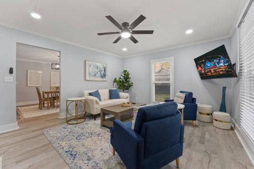 Spacious 6BR Duplex | Patio + Near BeltLine