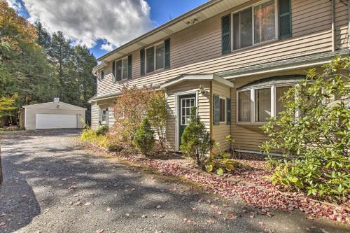 Spacious Apt w/Yard: 3 Mi to Windham Mountain