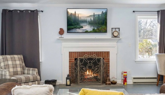 Spacious Easton 2BR Townhouse with Big Yard