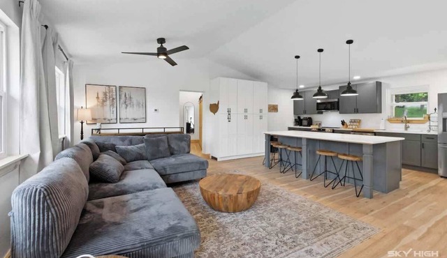 Spacious Home 5BR Near Marina&Eureka Fire Pit Deck