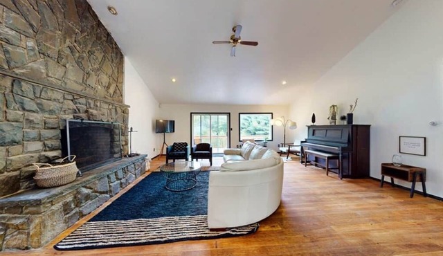Spacious Home on 5 Acres 2 Hrs to NYC