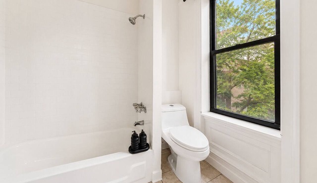 Spacious NYC Studio Near Subway & Manhattan Sights