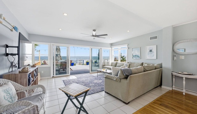 Spectacular Bayfront 4BR | Pet-friendly