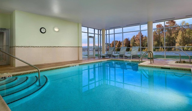 SpringHill Scranton | King w/Sofa | Arena Events + University Visits