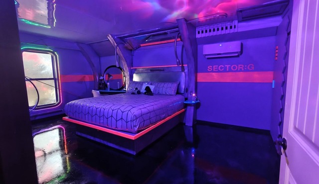StarLab '86 -Downtown Pet Friendly