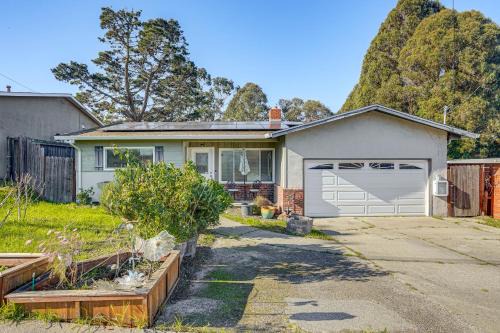 Stay Near San Pablo Bay! Home w/Deck, Yard & View