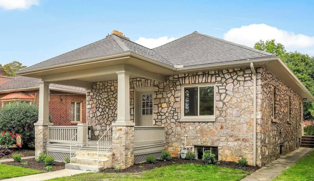 Stone's Throw Bungalow - Cozy and Convenient in Chambersburg, PA