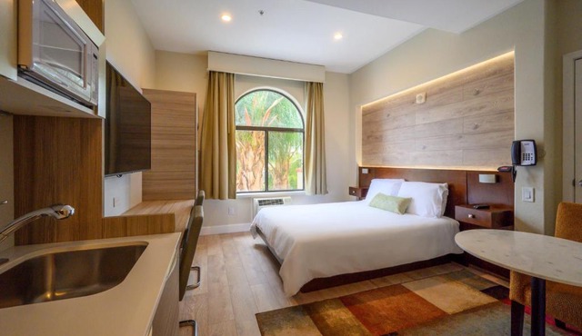 Studios Inn