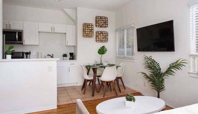 Stunning 2BR Apt | Central SD, Parking + WiFi