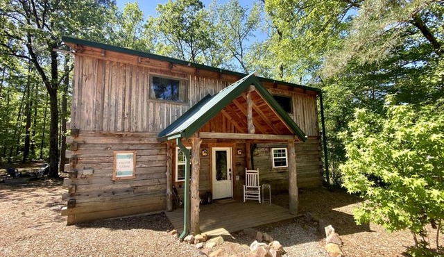 Stunning Group Cabin with Beautiful Surroundings and Hiking Trails in Arkansas
