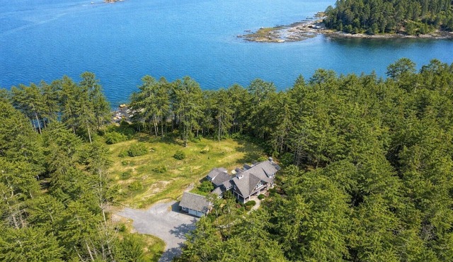 Stunning, Private 35 Acre Oceanfront Retreat