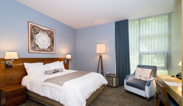 Stylish Boutique Stay Near Downtown Dining and Shopping