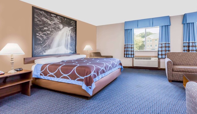 Super 8 by Wyndham El Dorado
