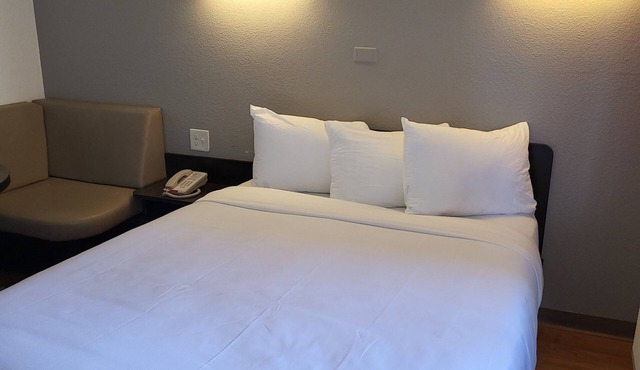 Super 8 by Wyndham Santa Clara