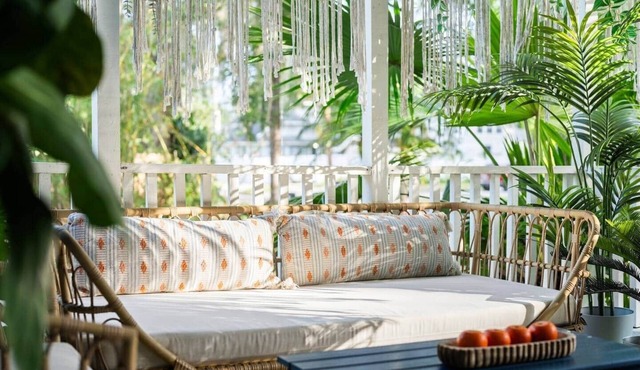 The Blue Bungalow Peaceful | Porch | HotTub I DT