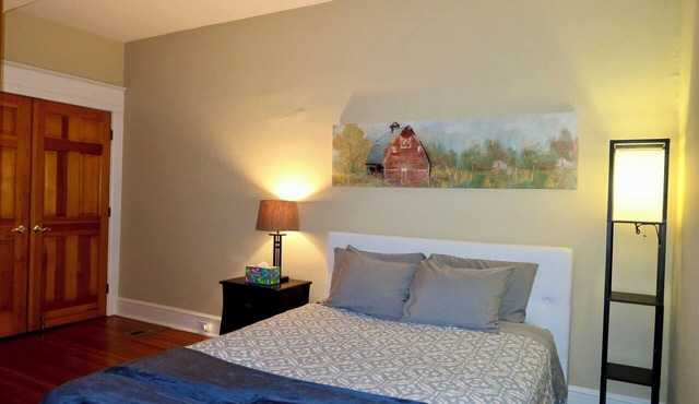 The Corner House in Historic Boonsboro-1BR Apt