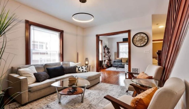 The Downtown Hound: An unrivaled haven of comfort & luxury in heart of Bethlehem