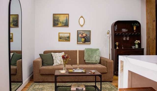 The Ilium Suite 402 - River view Luxury Studio in Downtown Troy