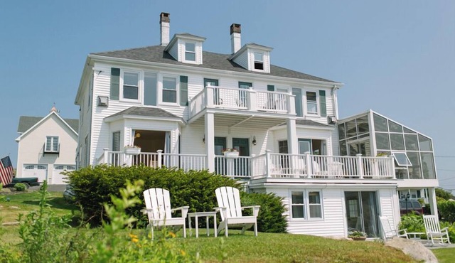 The legendary Admirals Suite! Boothbay Harbor 2-Room King Suite w/Bedroom and study