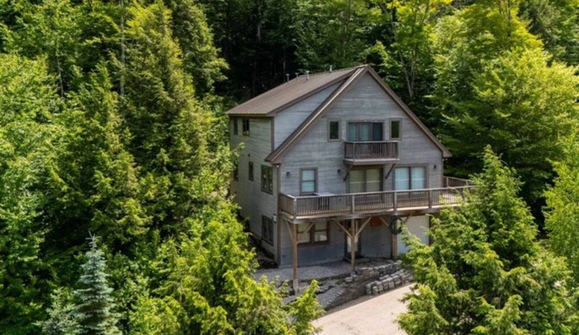The Lookout - Slopeside Family Ski House at Attitash - Epic Mountain Views