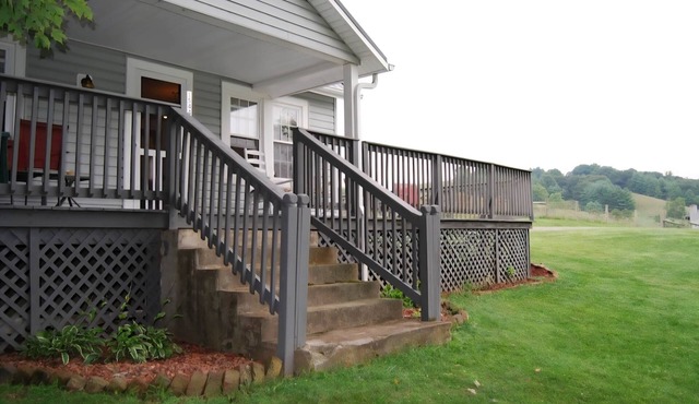 The Riverview Cottage- New River in Grayson County