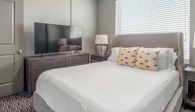 TheNine 4BD 3 - Four Bedroom Apartment, Sleeps 8