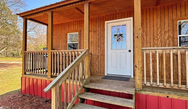 Tiny Cabin on Large Lake! - Heifer Hotel