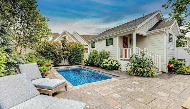 Town of Rehoboth Beach dog-friendly cottage with a private pool, washer/dryer